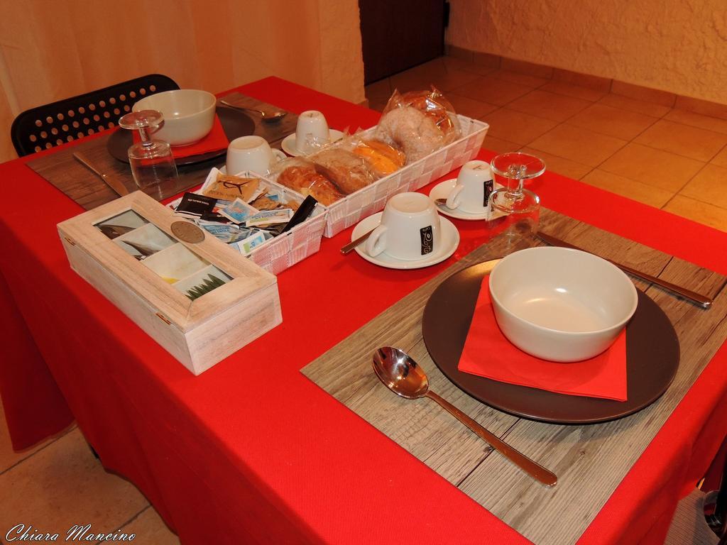La Casa Del Colonnello Hotel Vercelli Eksteriør billede